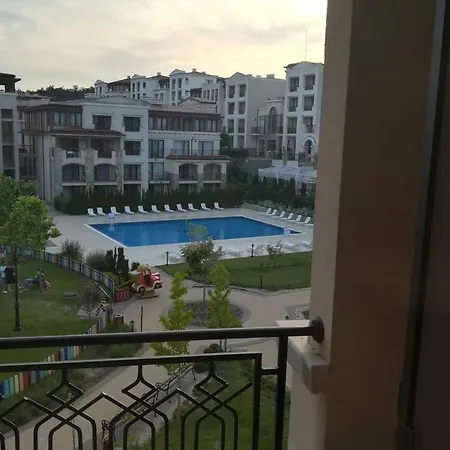 Kavatsi شقة *